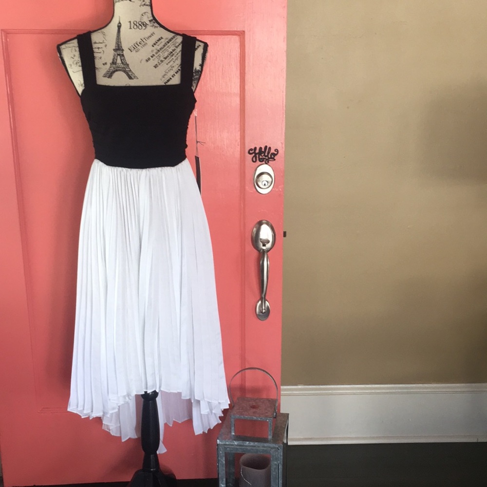 Jennifer Lopez Black & White Hi Lo dress